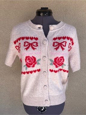 cupcakes & cashmere Cream Short-Sleeve Cardigan with Red Rose and Bow Motifs